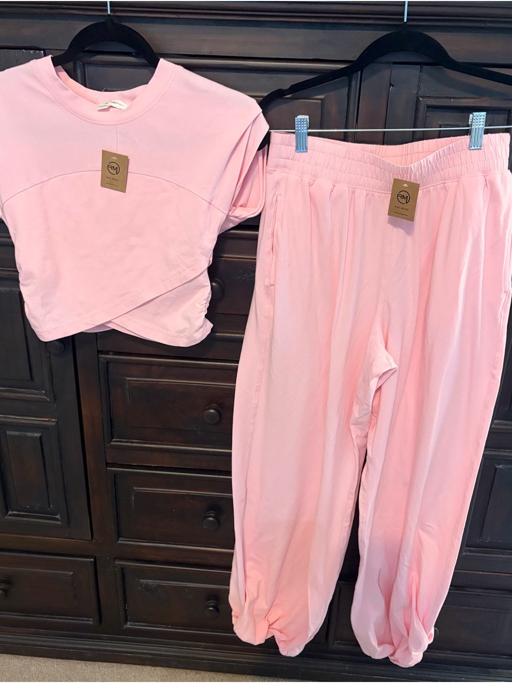 NWT: Rae Mode Crossover Set, Medium, Pink - Picture 3 of 5